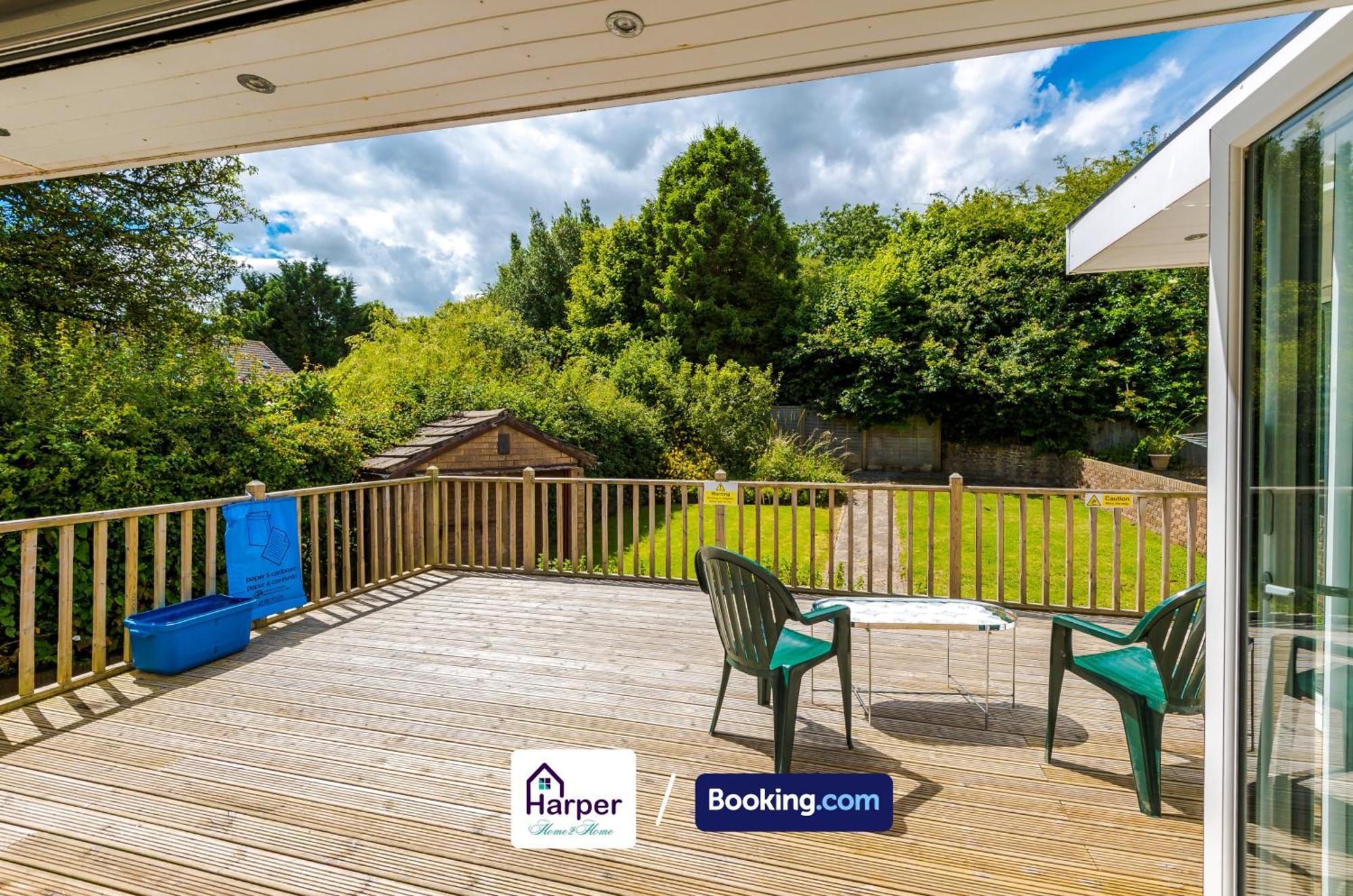 Spacious Detached Bungalow By Harperletting Short Lets & Serviced Accommodation Buckely With Pool Table & Driveway Buckley Kültér fotó