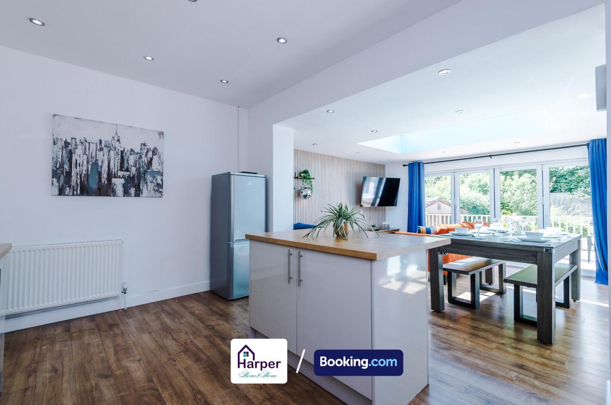 Spacious Detached Bungalow By Harperletting Short Lets & Serviced Accommodation Buckely With Pool Table & Driveway Buckley Kültér fotó
