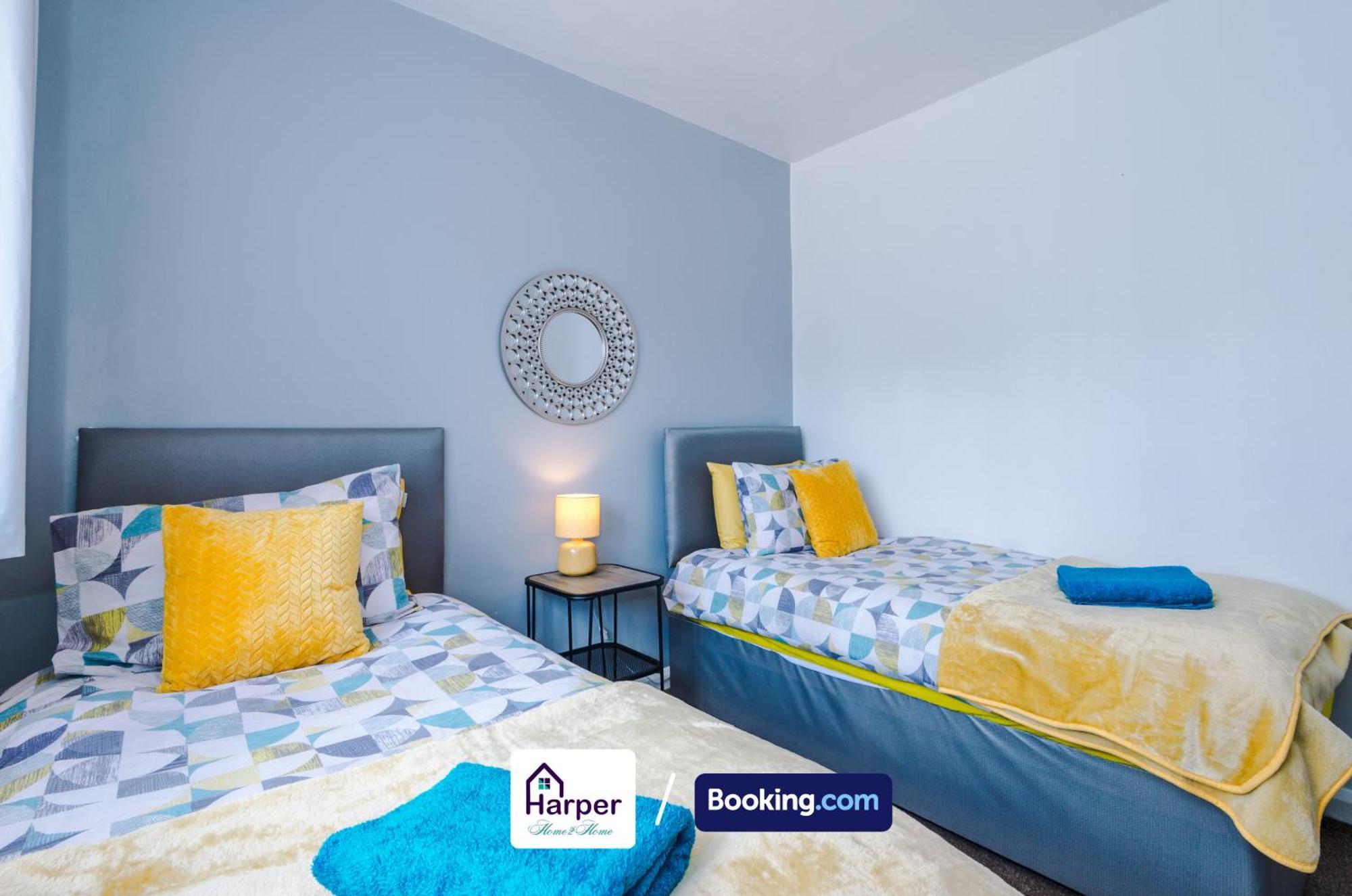 Spacious Detached Bungalow By Harperletting Short Lets & Serviced Accommodation Buckely With Pool Table & Driveway Buckley Kültér fotó
