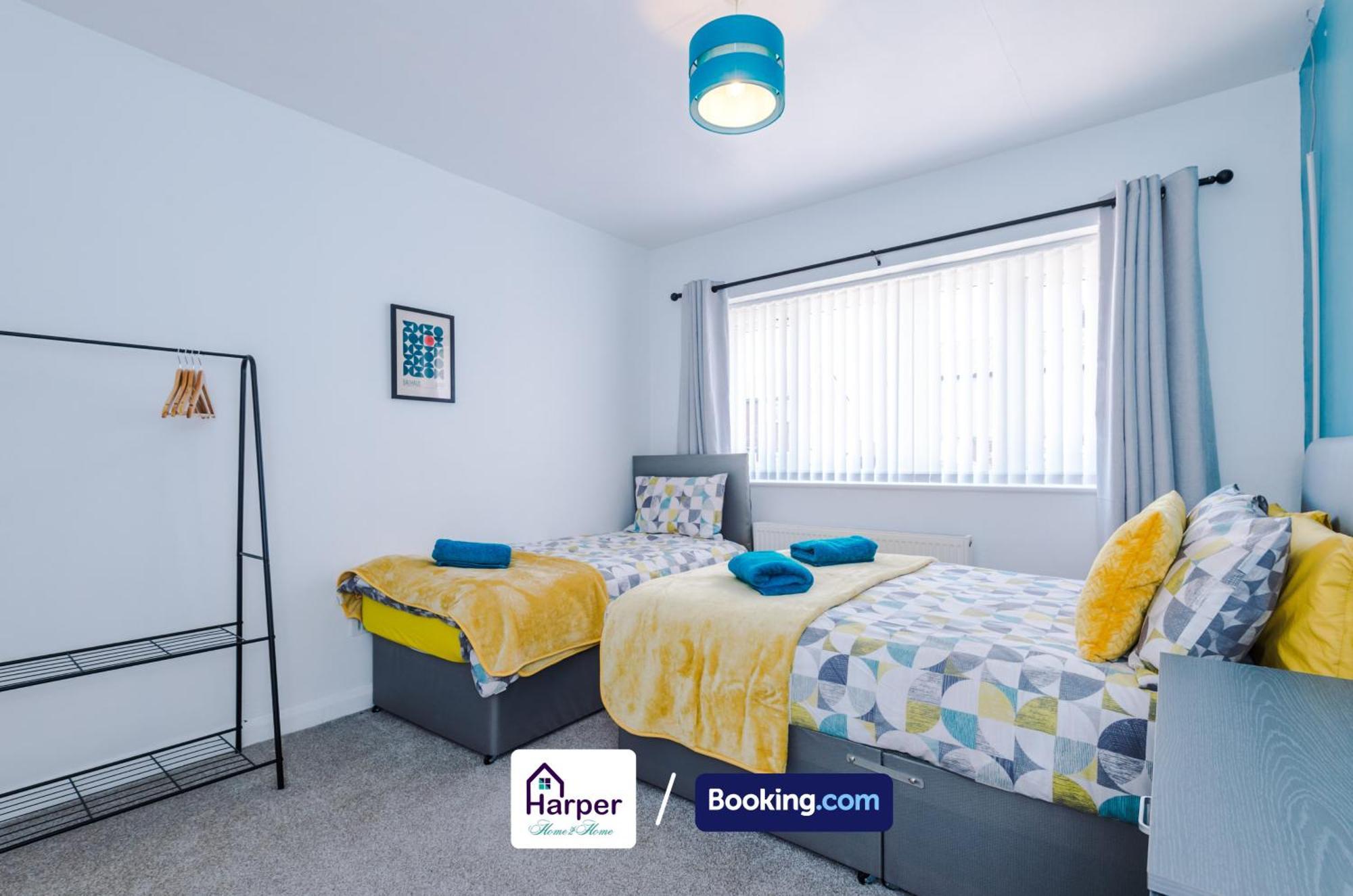 Spacious Detached Bungalow By Harperletting Short Lets & Serviced Accommodation Buckely With Pool Table & Driveway Buckley Kültér fotó