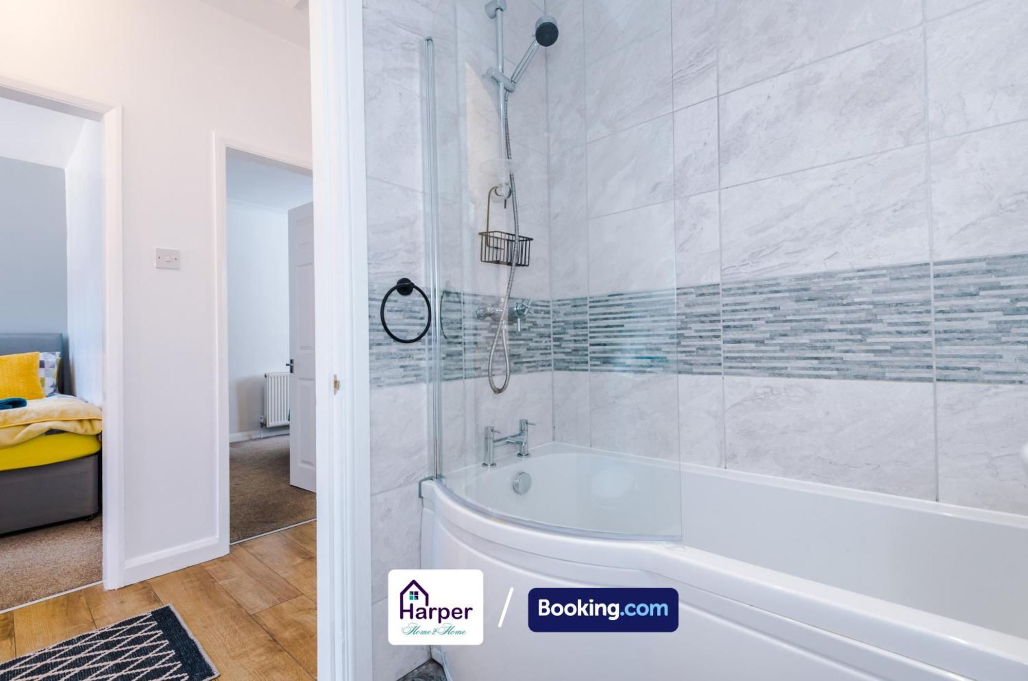 Spacious Detached Bungalow By Harperletting Short Lets & Serviced Accommodation Buckely With Pool Table & Driveway Buckley Kültér fotó
