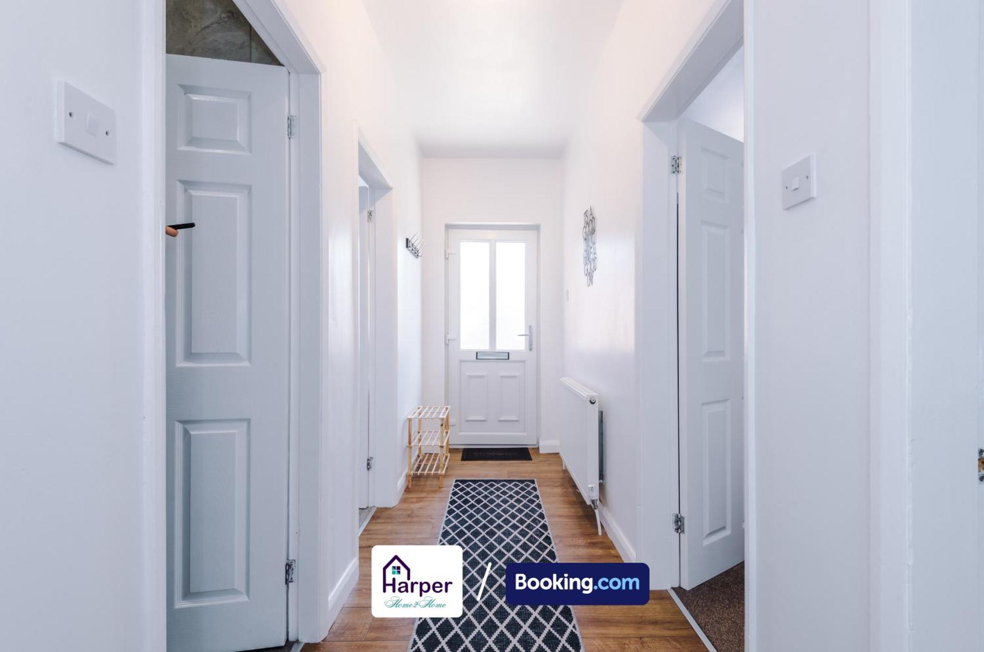 Spacious Detached Bungalow By Harperletting Short Lets & Serviced Accommodation Buckely With Pool Table & Driveway Buckley Kültér fotó
